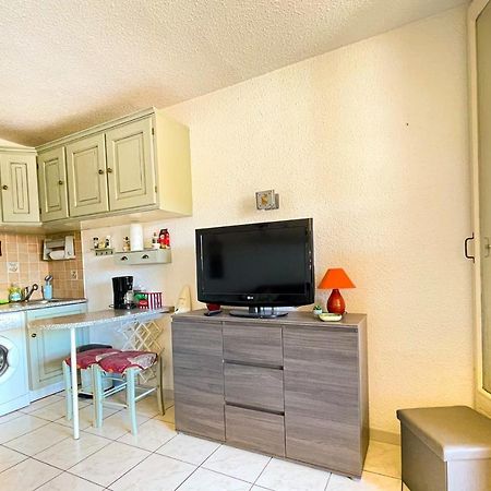 Bright Apartment With Pool Фрежус Екстер'єр фото