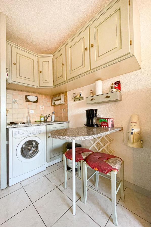 Bright Apartment With Pool Фрежус Екстер'єр фото