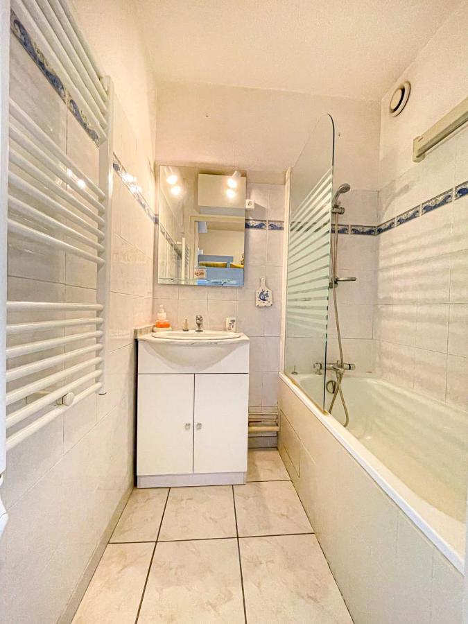 Bright Apartment With Pool Фрежус Екстер'єр фото