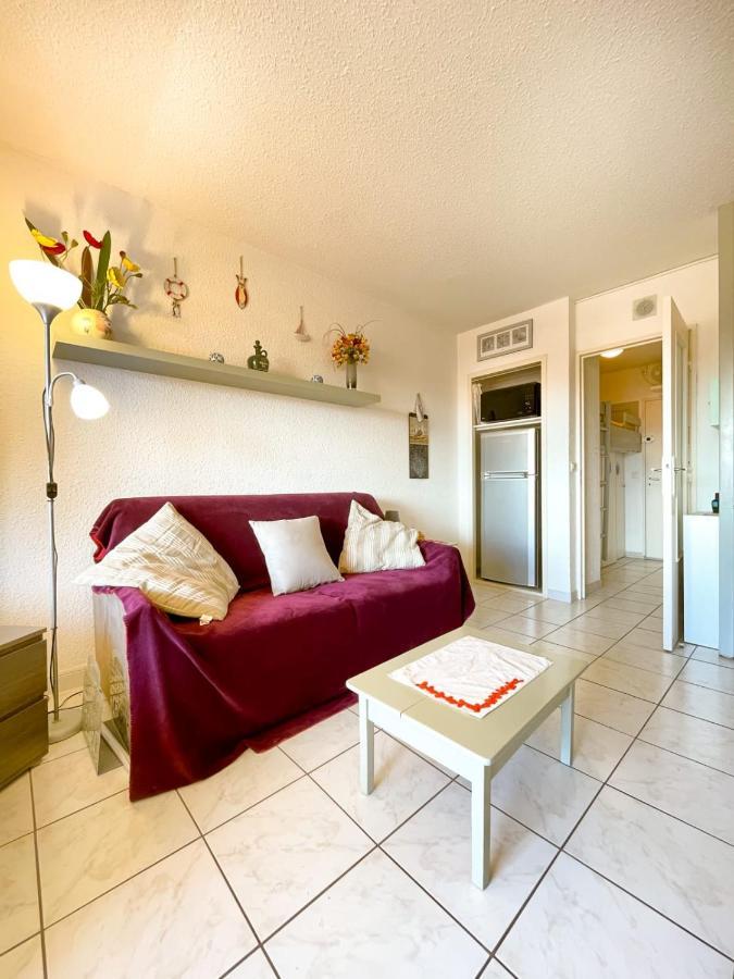 Bright Apartment With Pool Фрежус Екстер'єр фото